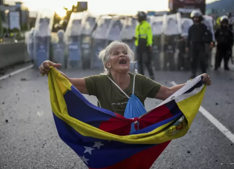 La polica reprimi a manifestantes con gas pimienta y disparos para dispersar las movilizaciones en el pas