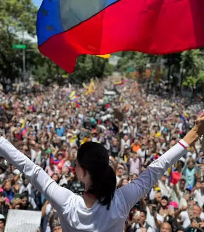 La lder de la oposicin venezolana, Mara Corina Machado, en una movilizacin en Caracas contra el Gobierno de Nicols Maduro