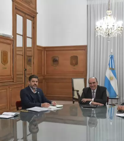 La reuni�n de Guillermo Francos y el ministro de Gobierno bonaerense, Carlos Bianco, y el subsecretario de Integraci�n Socio-Urbana, Sebasti�n Pareja