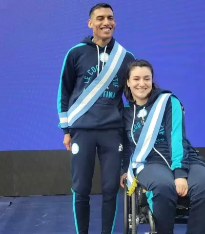 El velocista Hernn Barreto y Constanza Garrone, los abanderados de la delegacin argentina en los Juegos Paralmpicos Pars 2024