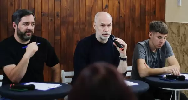 Horacio Rodr�guez Larreta en una visita a vecinos de Villa Luro en noviembre de 2023