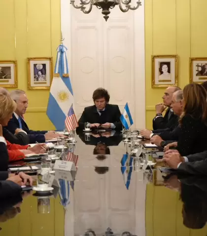 El presidente Javier Milei junto a la delegacin de congresistas de Estados Unidos.