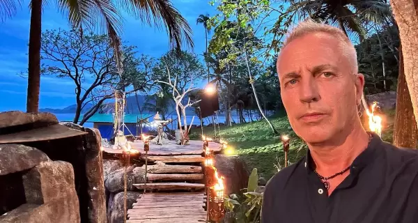 Marley en su programa Survivor