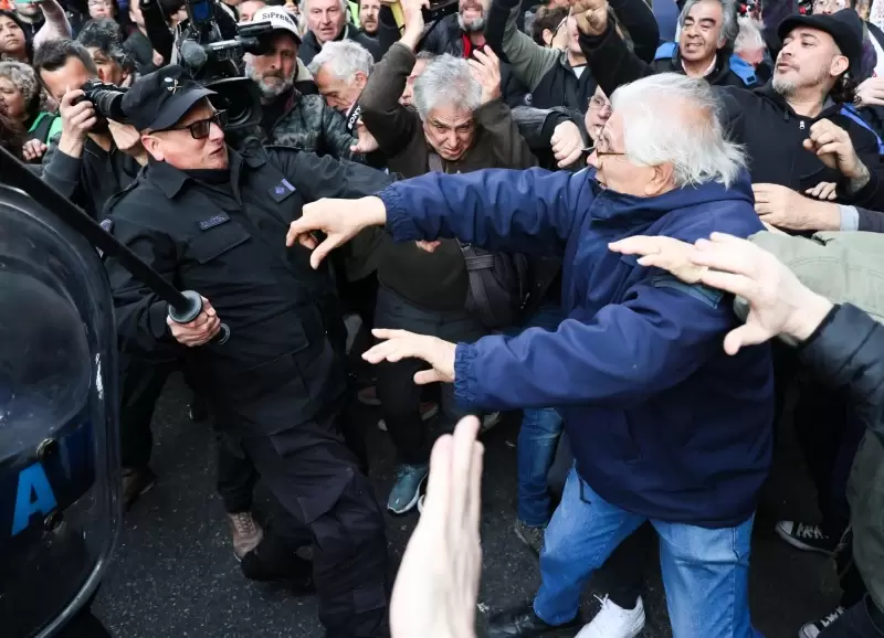 El Gobierno reprimi a jubilados que reclaman una recomposicin de su jubilacin.