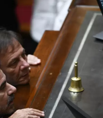 Cristian Ritondo y Oscar Zago conversan con el presidente de la Cmara de Diputados, Martn Menem.