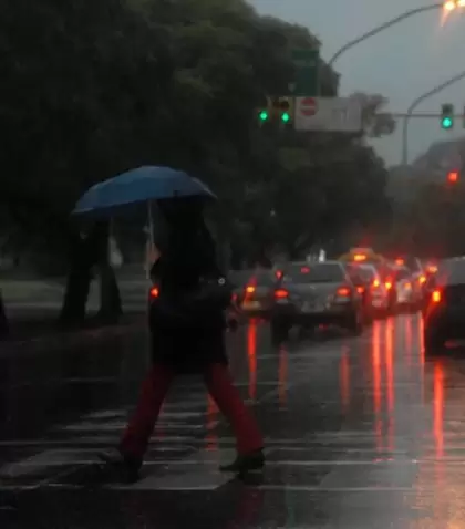 Los frentes fros y el humo incentivarn la llegada de la lluvia negra