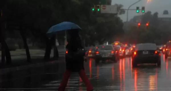 Los frentes fros y el humo incentivarn la llegada de la lluvia negra