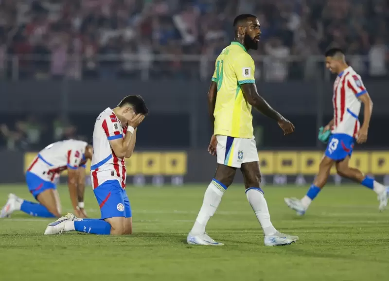 Los jugadores paraguayos celebran la histrica victoria frente a Brasil