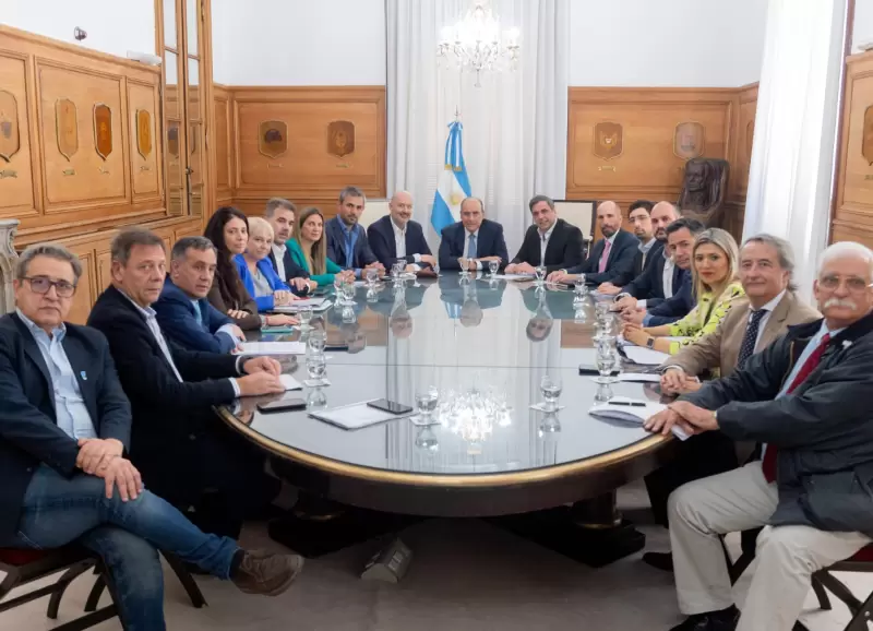 La reunin de las "mesa legislativa" entre el Gobierno y legisladores del MID, el PRO y LLA.