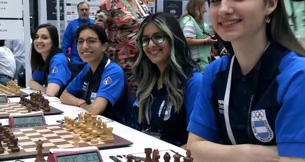 Candela Francisco, Mara Jos Campos, Anapaola Borda, Claudia Amura y Beln Sarquis, jugadoras del seleccionado femenino