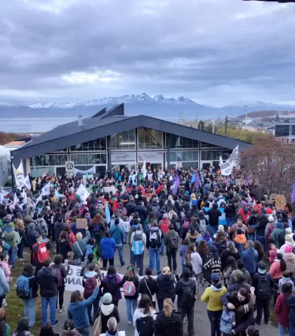 La Marcha Federal Universitaria de abril en Ushuaia, Tierra del Fuego