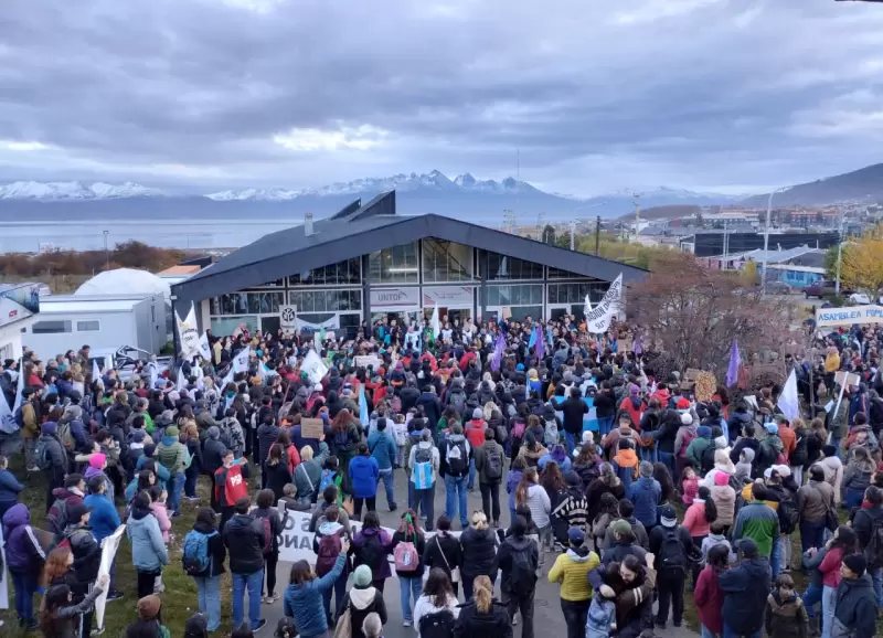 La Marcha Federal Universitaria de abril en Ushuaia, Tierra del Fuego