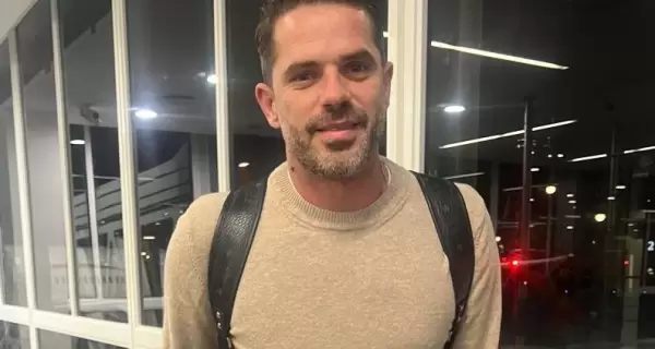 Gago lleg� anoche a Ezeiza proveniente de M�xico