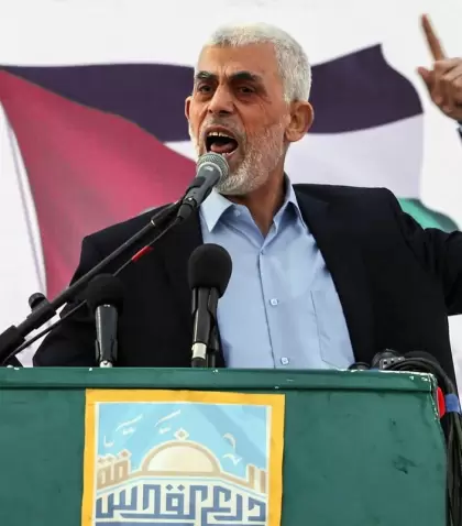 El l�der de Ham�s en la Franja de Gaza, Yahya Sinwar, habla durante una manifestaci�n en conmemoraci�n del D�a de Al-Quds, en 2023.