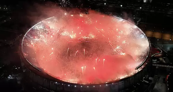 Los fuegos artificiales que se tiraron en la cancha de River