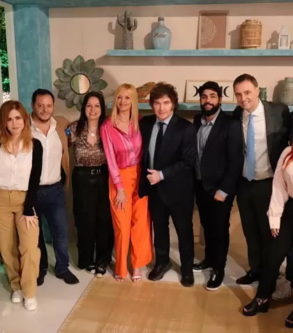 Milei lleg� al set de Ciudad Magazine acompa�ado de funcionarios y legisladores oficialistas