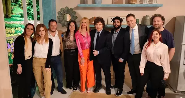 Milei lleg� al set de Ciudad Magazine acompa�ado de funcionarios y legisladores oficialistas