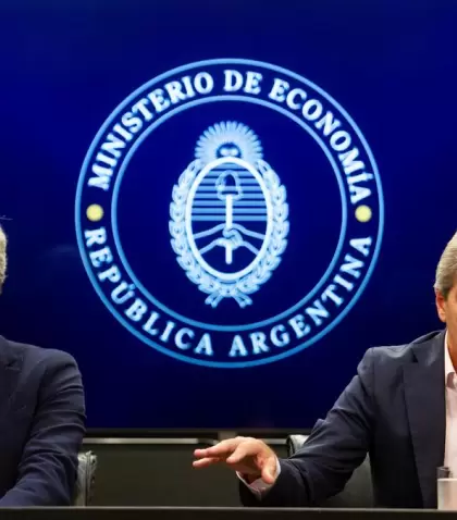 El presidente del Banco Central, Santiago Bausili, y el ministro de Econom�a, Luis Caputo.