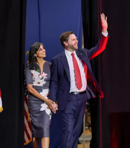 JD Vance y su esposa Usha