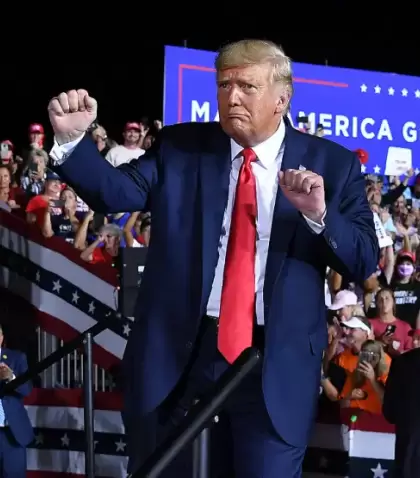 El caracter�stico baile de Donald Trump en un acto de campa�a