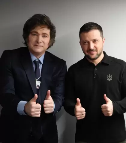 El presidente Javier Milei y su par ucraniano, Volodymyr Zelensky.