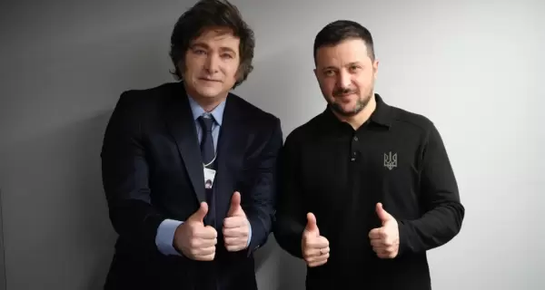 El presidente Javier Milei y su par ucraniano, Volodymyr Zelensky.