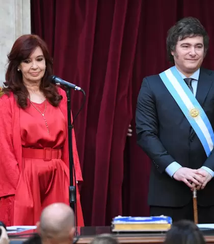 Milei y Fern�ndez de Kirchner en diciembre de 2023, durante la ceremonia de traspaso de mando presidencial