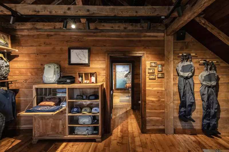 El interior de Casa Frey, hoy convertida en un local de Patagonia.