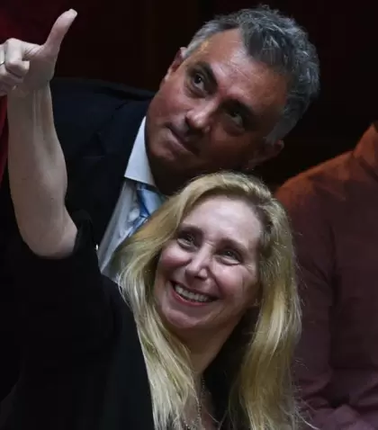 Karina Milei y Sebastian Pareja.