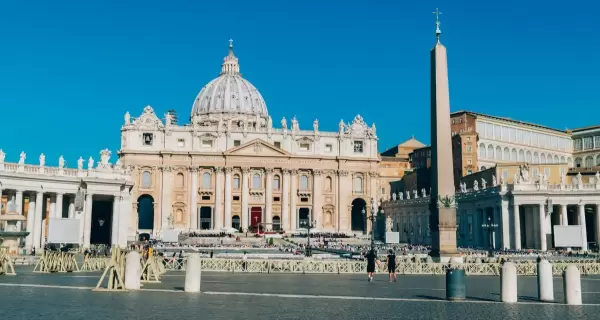Show de Karol G, Pharrell y Andrea Bocelli en el Vaticano: los detalles.