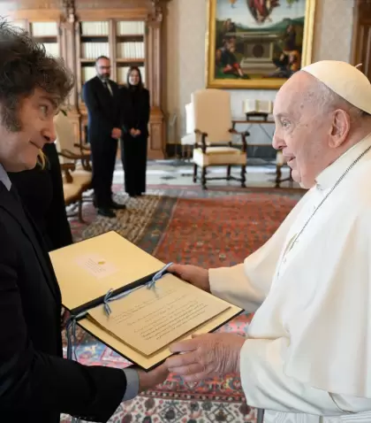 El presidente Javier Milei y el papa Francisco, en febrero.