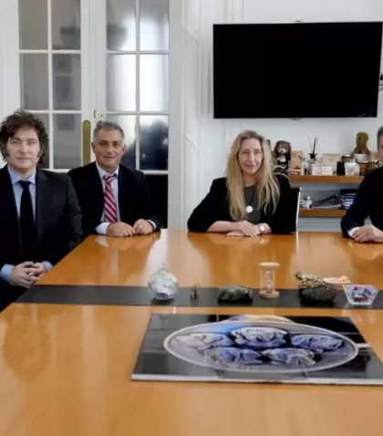 Momento en el que se "oficializ�" las negociaciones entre LLA y el PRO por una alianza electoral en Provincia de Buenos Aires.