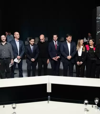 Todos los candidatos en el debate porte�o de hoy.