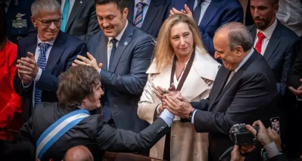 Javier Milei, Karina Milei y Guillermo Francos.