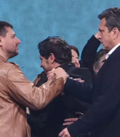 Juan Grabois junto a Sergio Massa