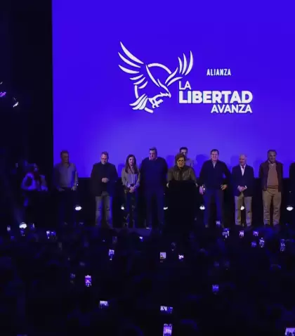 Javier Milei junto a los candidatos de LLA para la Provincia de Buenos Aires
