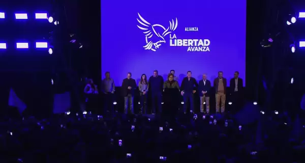 Javier Milei junto a los candidatos de LLA para la Provincia de Buenos Aires