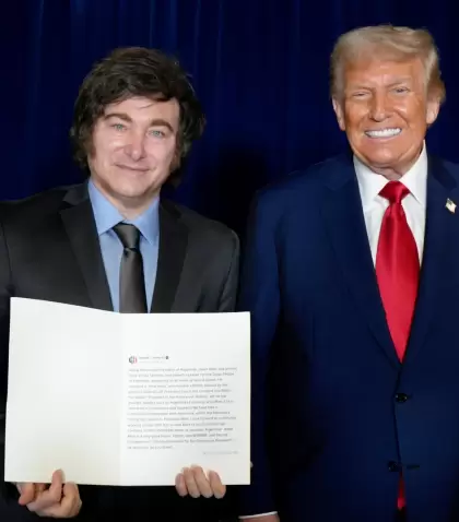 El presidente Javier Milei junto a su par estadounidense, Donald Trump.