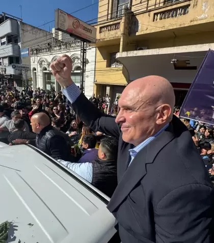 Jos� Luis Espert durante una recorrida del presidente Javier Milei por Lomas de Zamora.