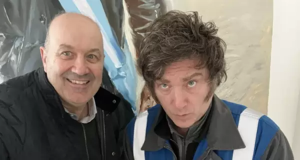 El presidente Javier Milei junto al ministro de Desregulaci�n y Transformaci�n del Estado, Federico Sturzenegger.