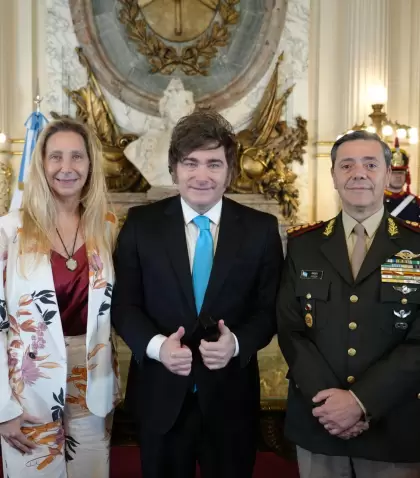 De derecha a izquierda: Carlos Presti, Javier y Karina Milei.
