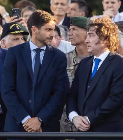 Maximiliano Pullaro y Javier Milei