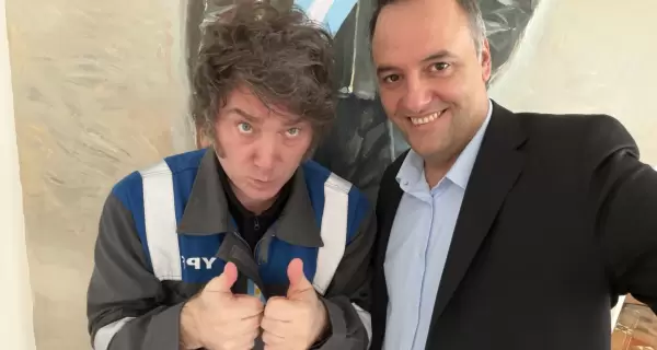 El presidente Javier Milei y el jefe de Gabinete, Manuel Adorni.
