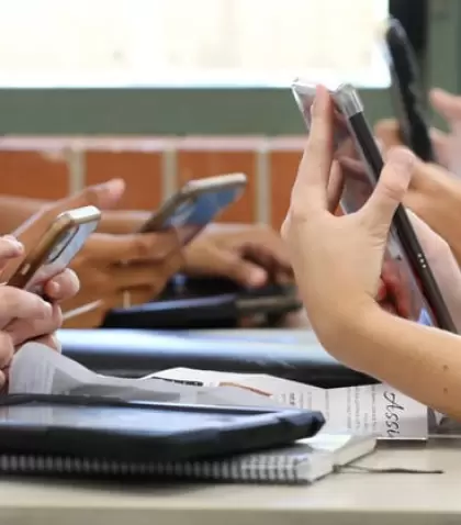 Restricci�n o regulaci�n: c�mo dan la batalla del celular en el aula Pa�ses Bajos y Brasil.
