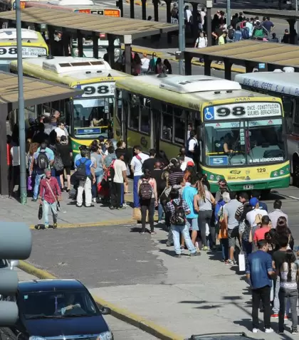 Transporte en el AMBA: las empresas se declaran en emergencia y la frecuencia empeora.