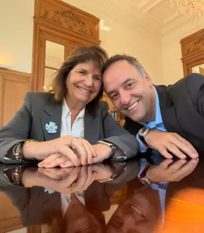 Patricia Bullrich y Manuel Adorni