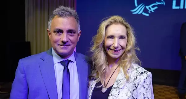 Sebasti�n Pareja y Karina Milei.