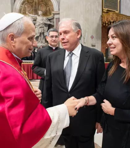 Sandra Pettovello y el papa Le�n XIV en el Vaticano, en mayo de 2025.