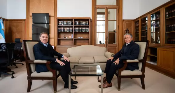 El ministro del Interior, Diego Santilli, y el gobernador de Neuqu�n, Rolando Figueroa.