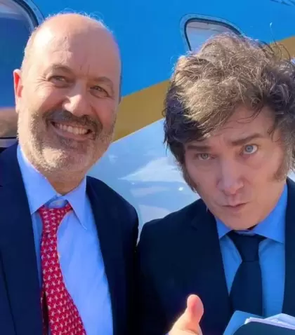 El ministro de Desregulaci�, Federico Sturzenegger, junto al presidente Javier Milei.
